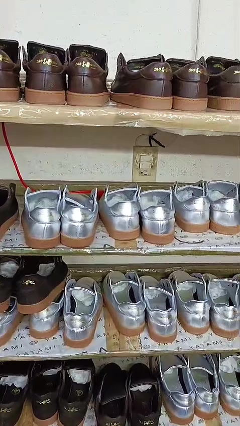 @Zapatos Syslaffitte