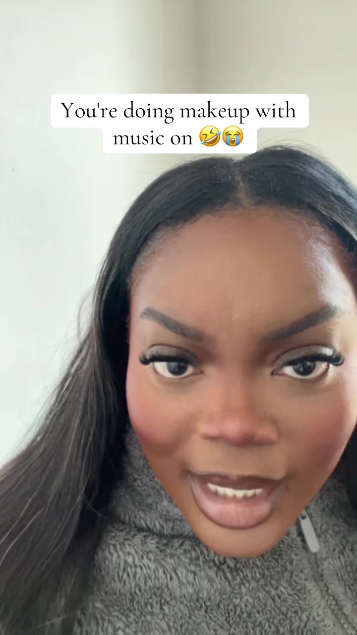 @Eleniaax