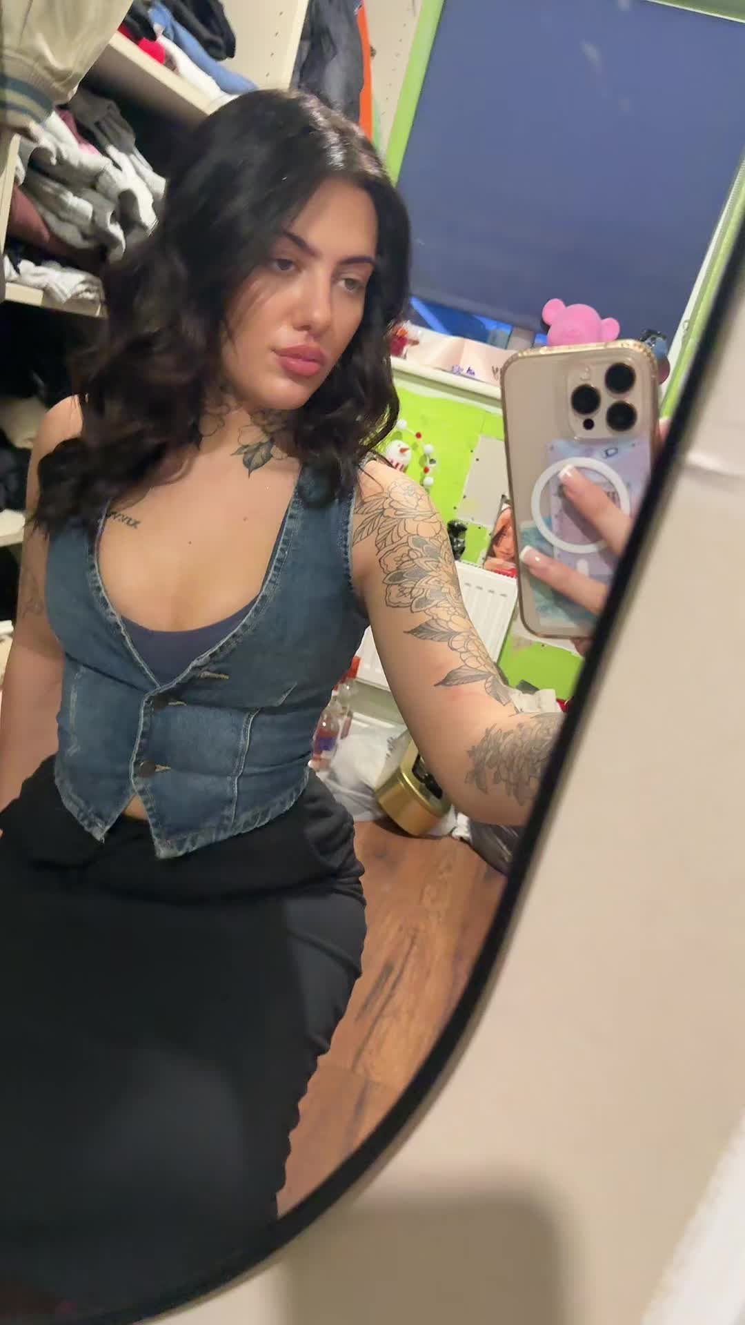 @morganhollyy
