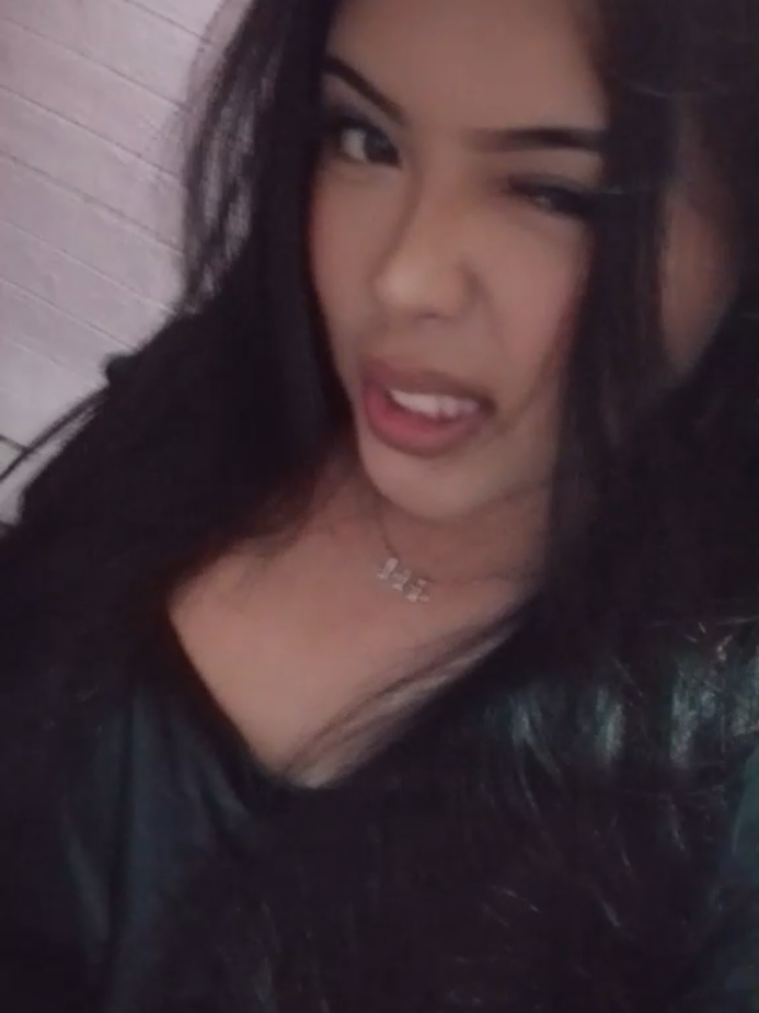 @everybodycallsmebratzbaddiest
