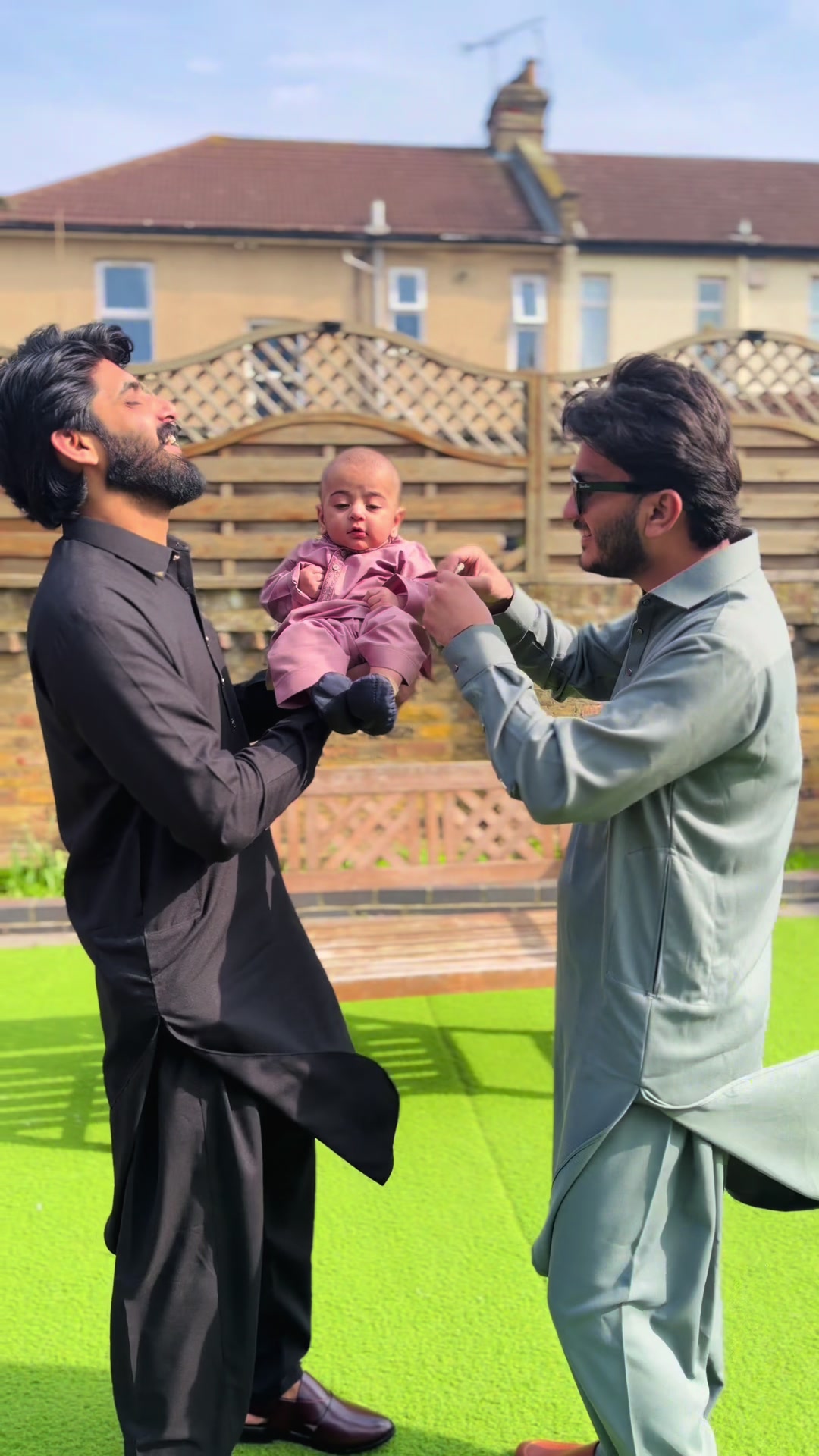 @Hamza Gujjar🇬🇧🇵🇰