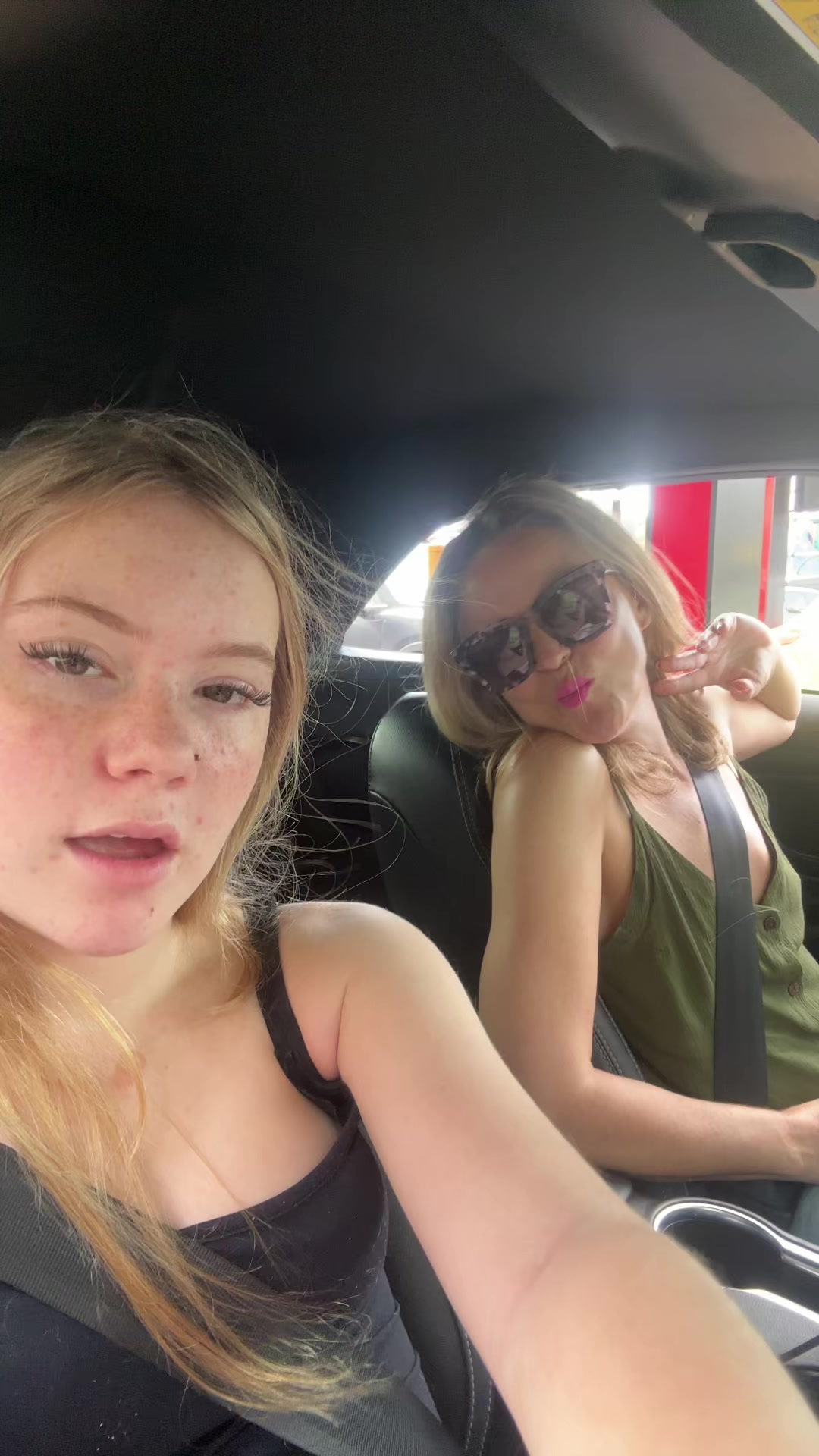 @✂️👯&zwj;♀️