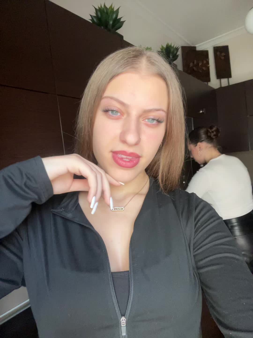 @𝔁𝓻𝓾𝓼𝓪𝓪