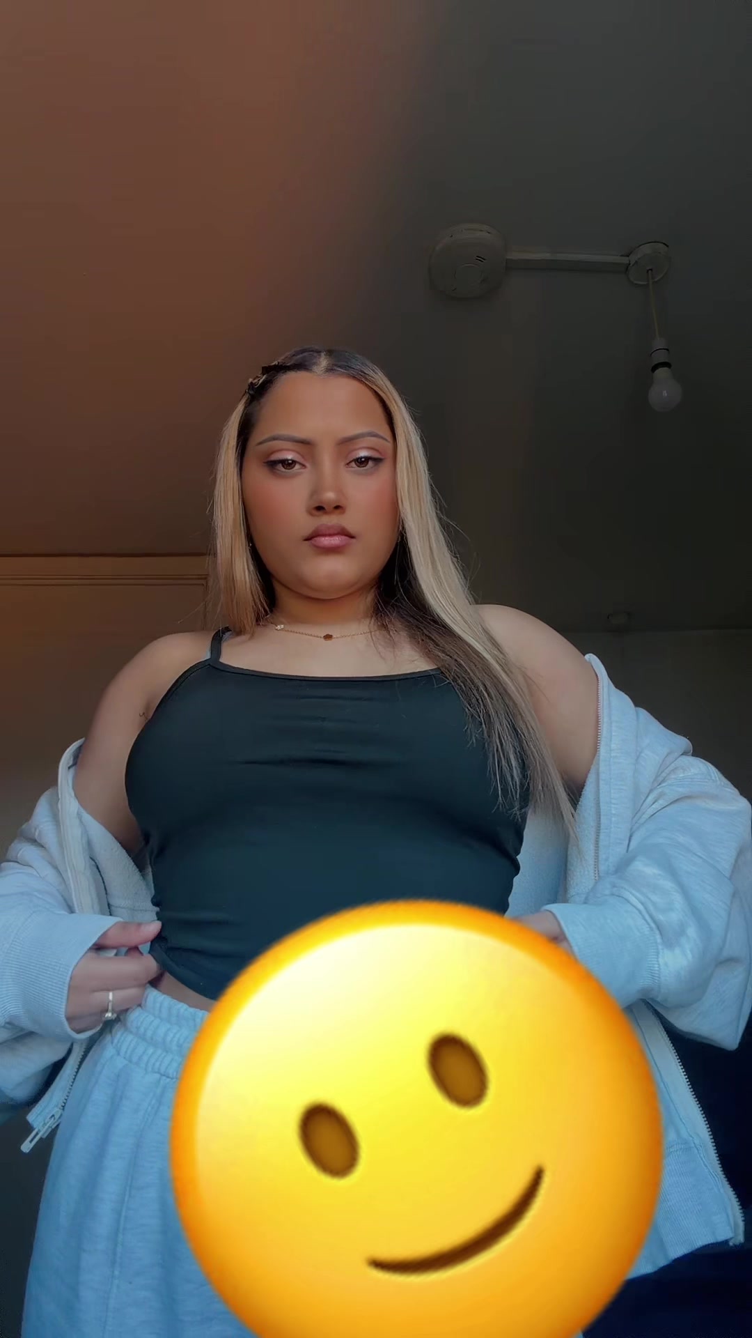 @Niki_03