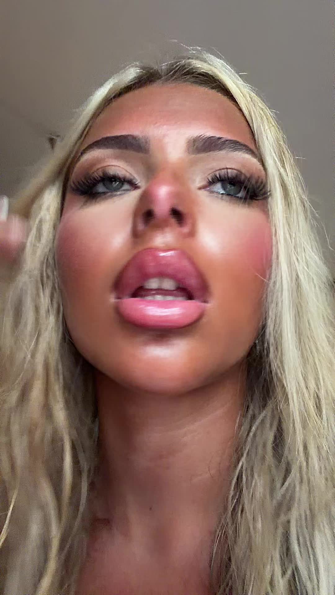 @elliemcintosh