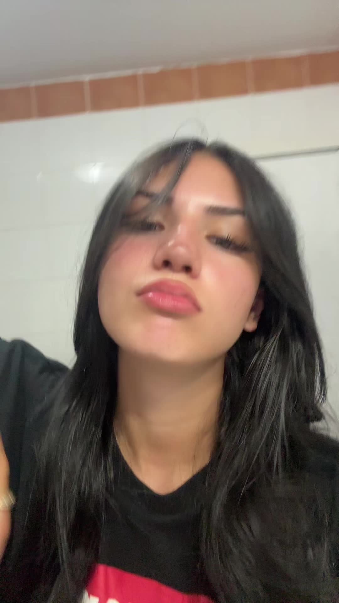 @🦦