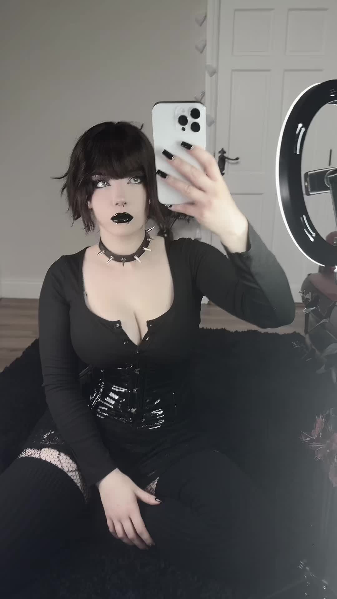 @Cutiegothxo