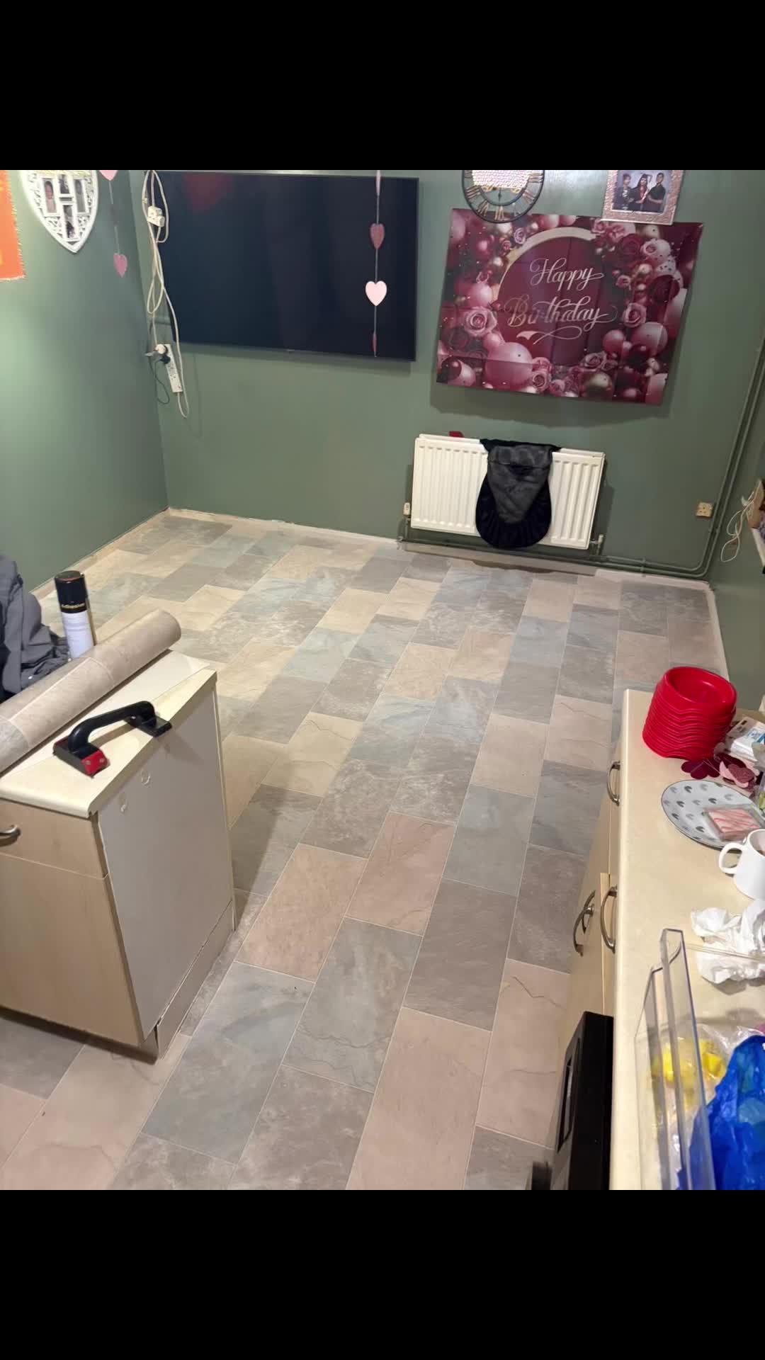 @Local lay flooring