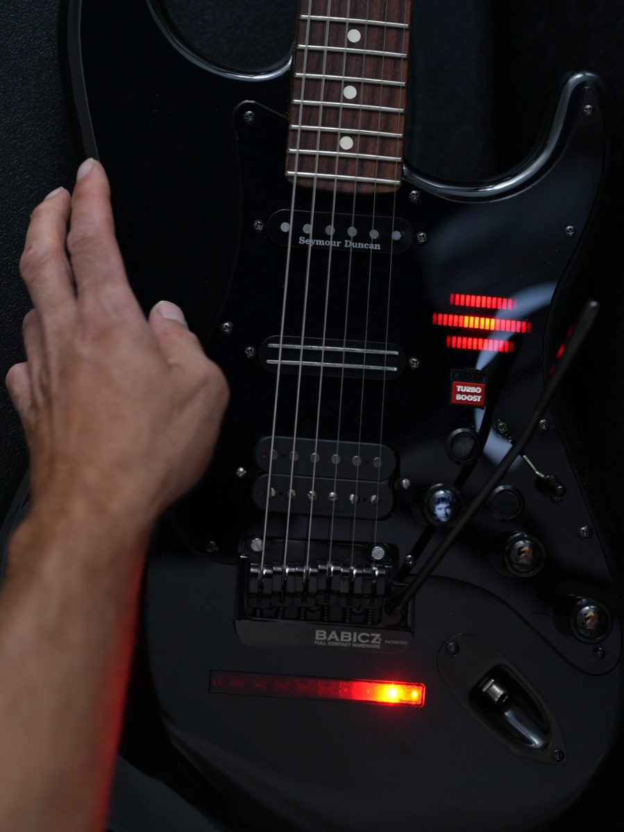 @Knight Rider Guitar Dude