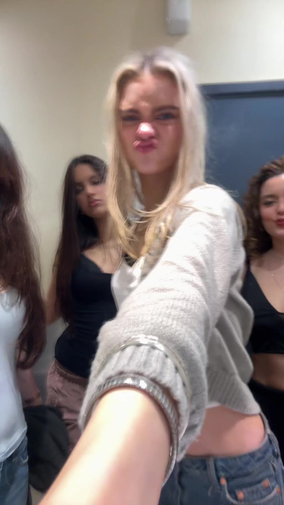 @nu