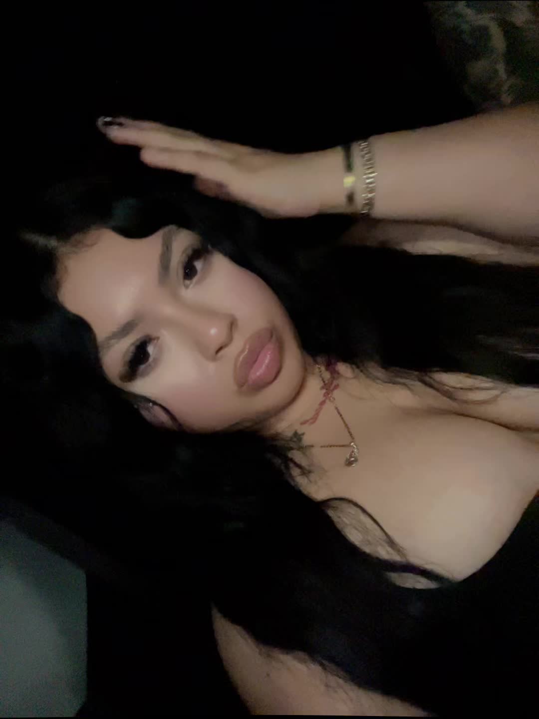 @b🍒