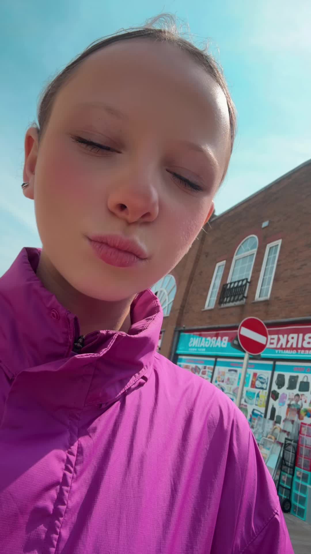 @amelia12