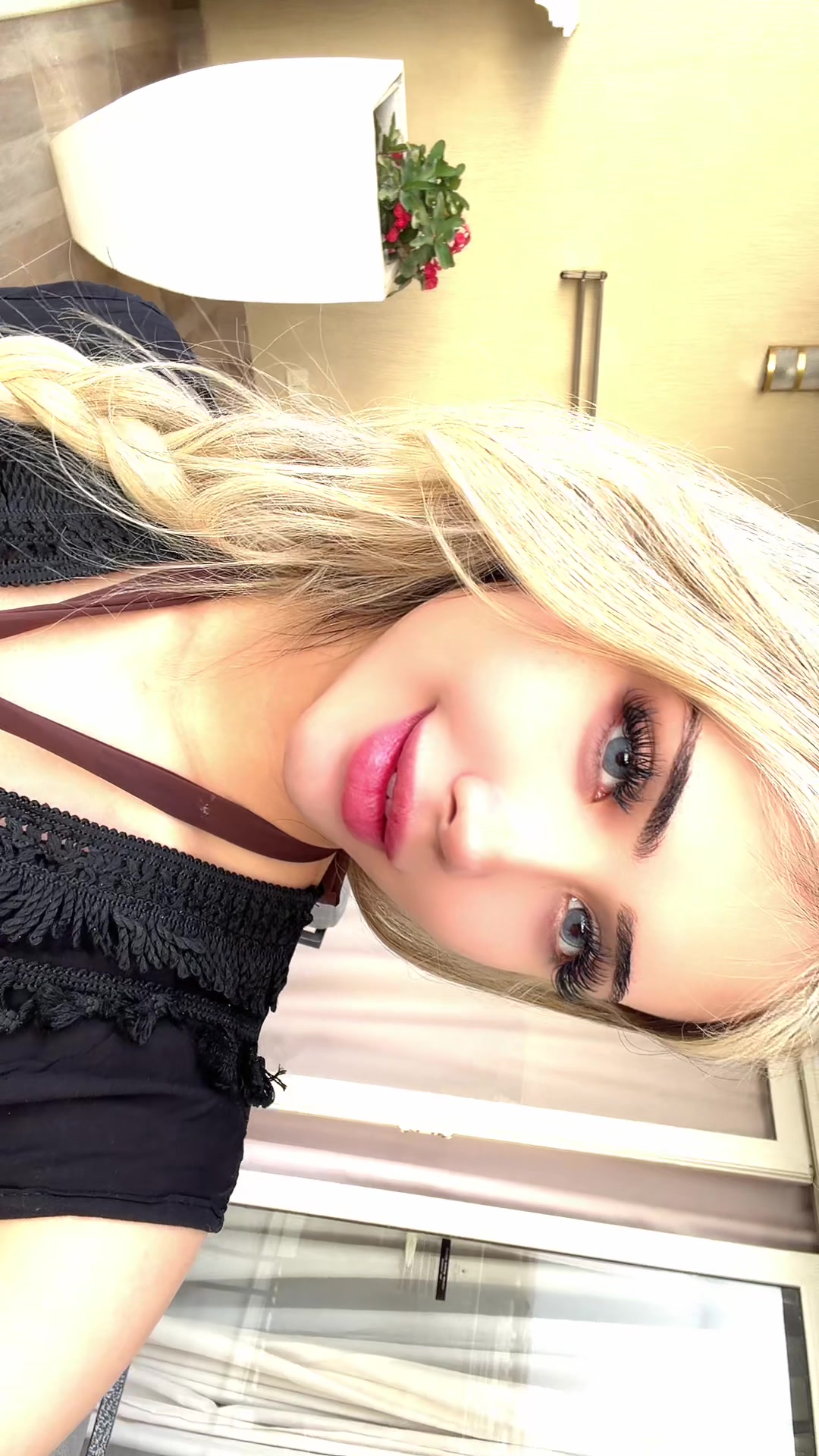 @𝐋𝐢𝐬𝐚