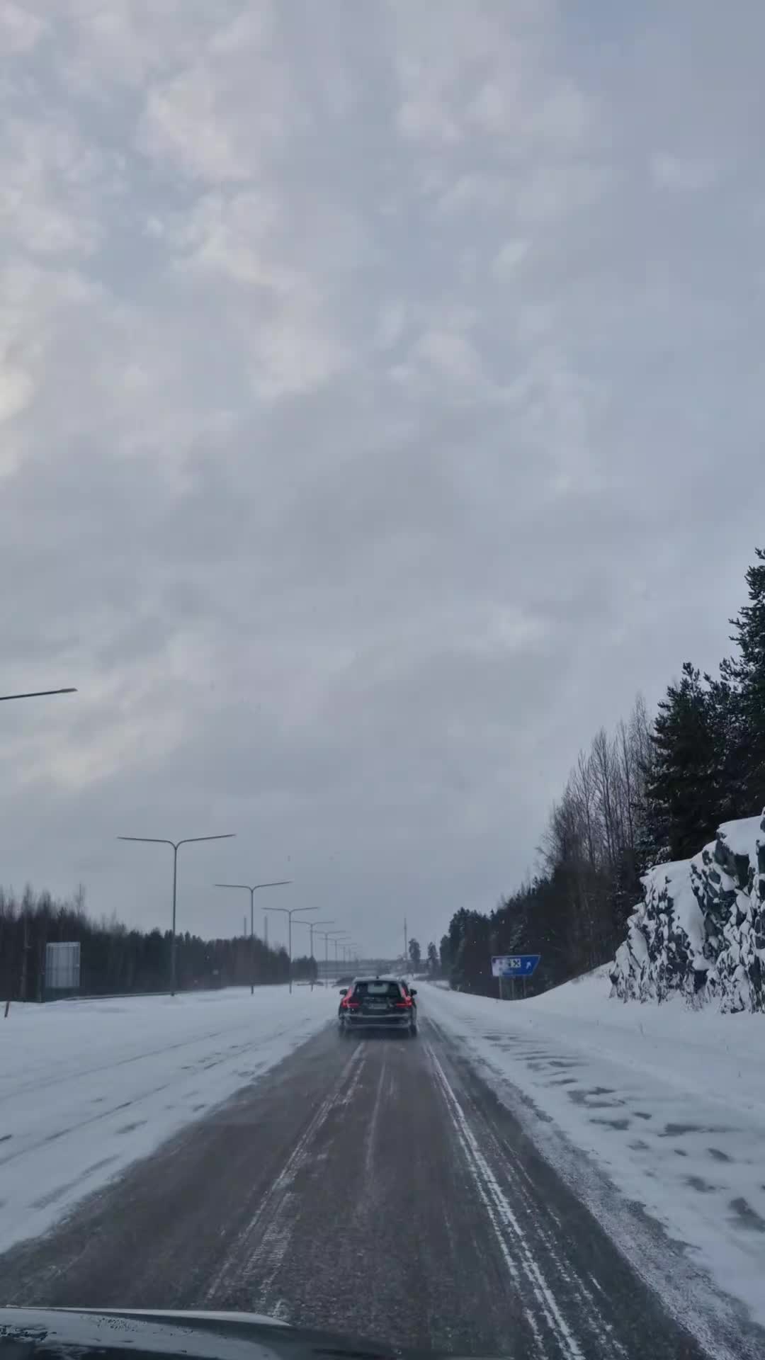 @MustaSyd&auml;n