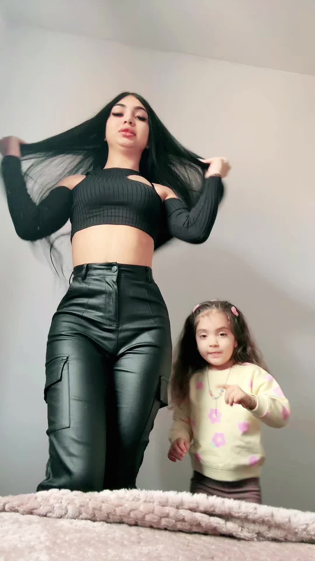 @denisaamira29