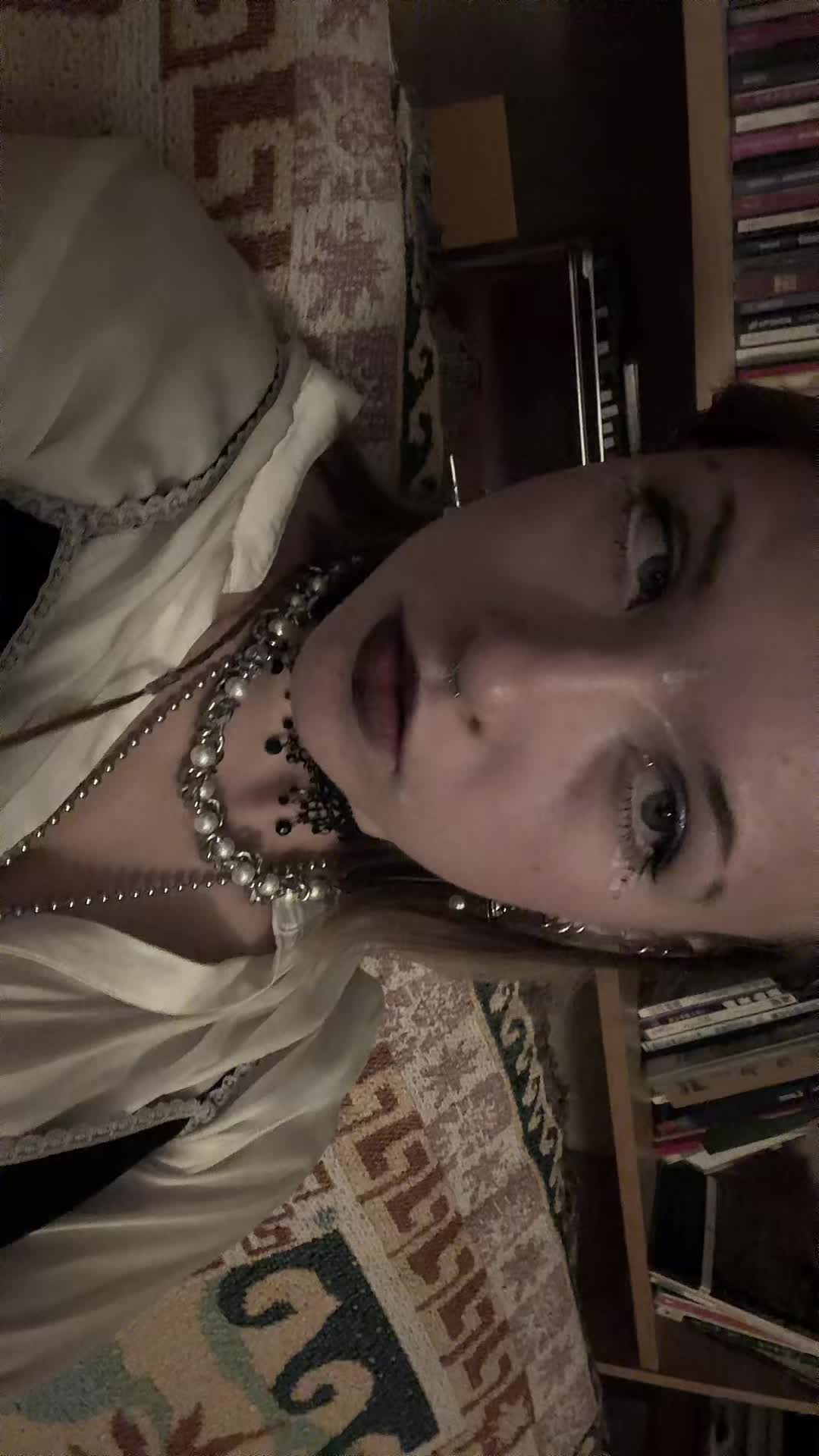 @velvet_curse