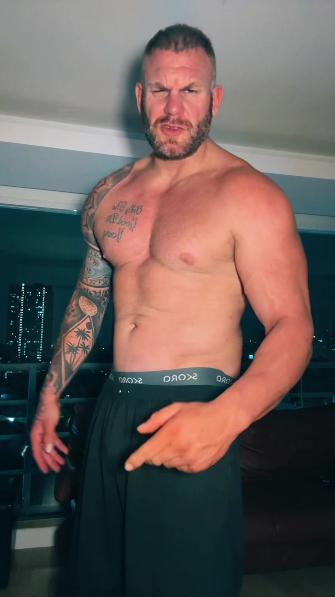 @AussieManAdventures