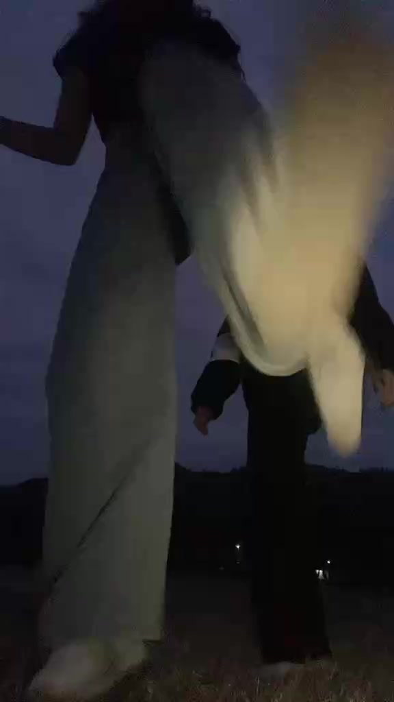 @🦖