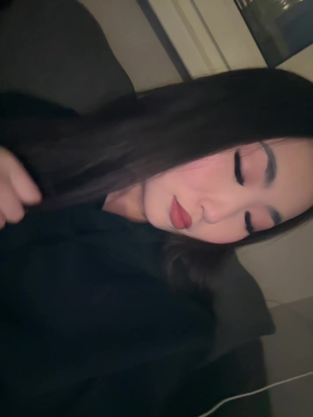 @...