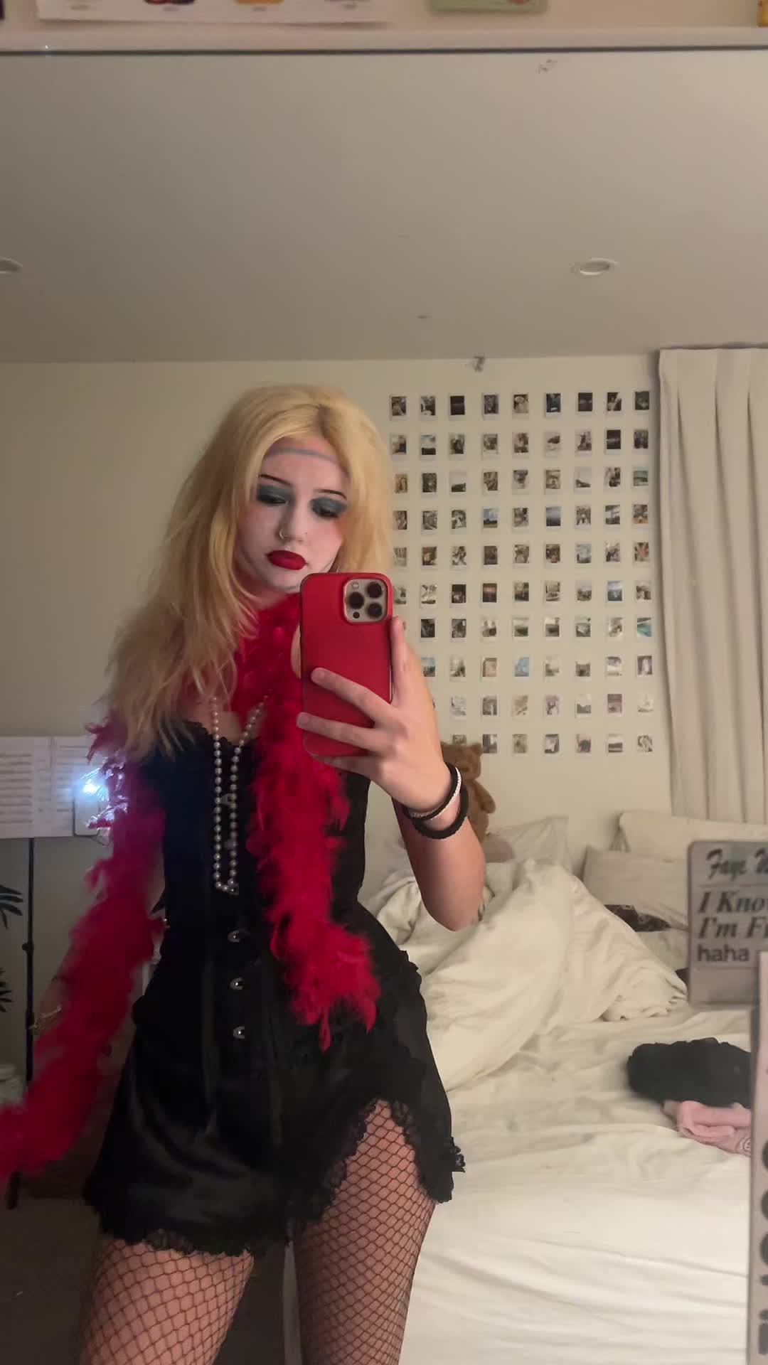 @lolarosee