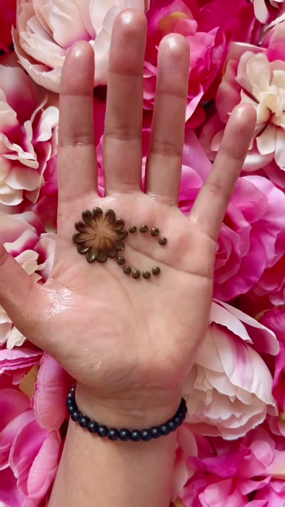 @Assia Mehndi