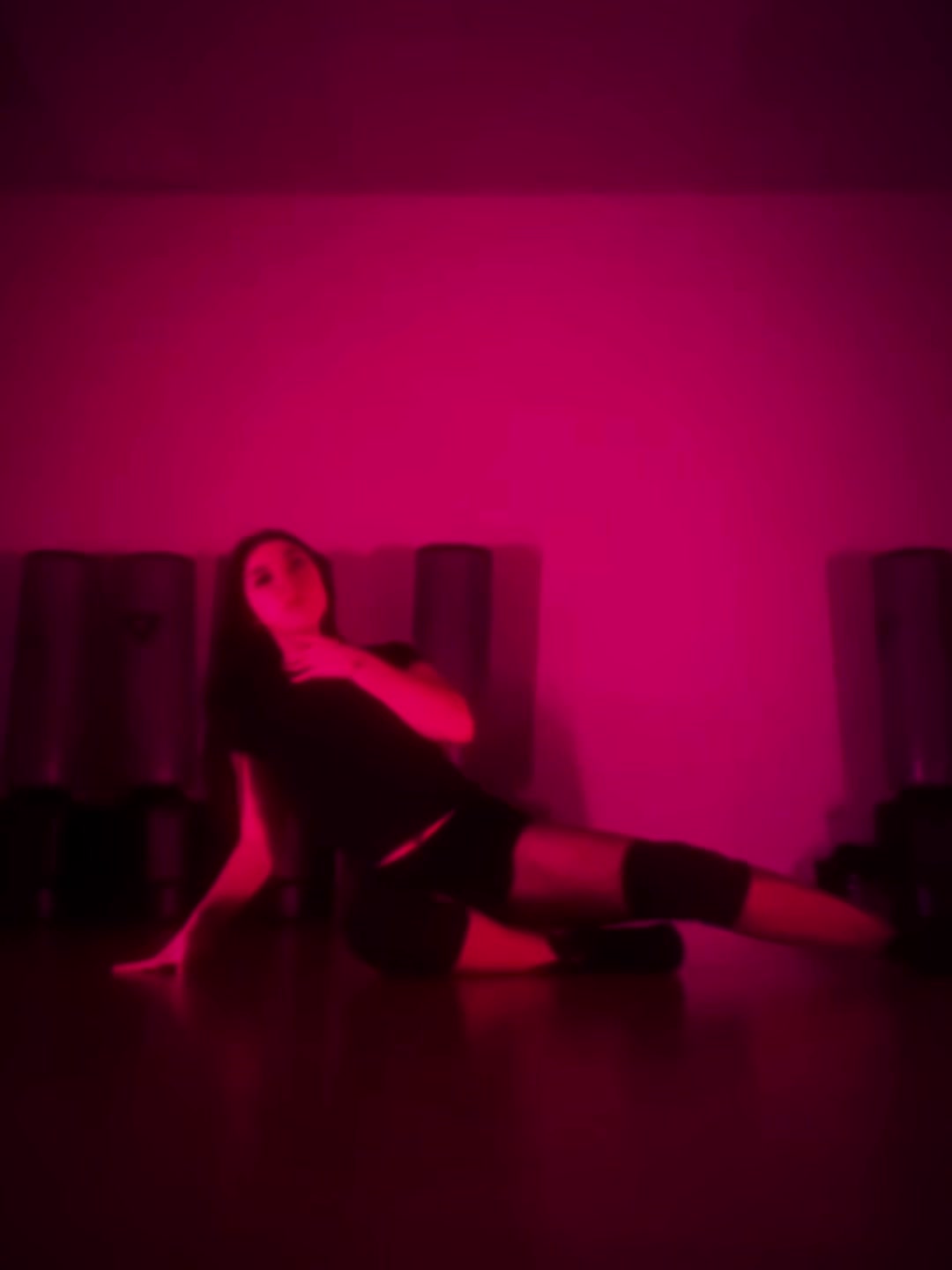 @𝒱