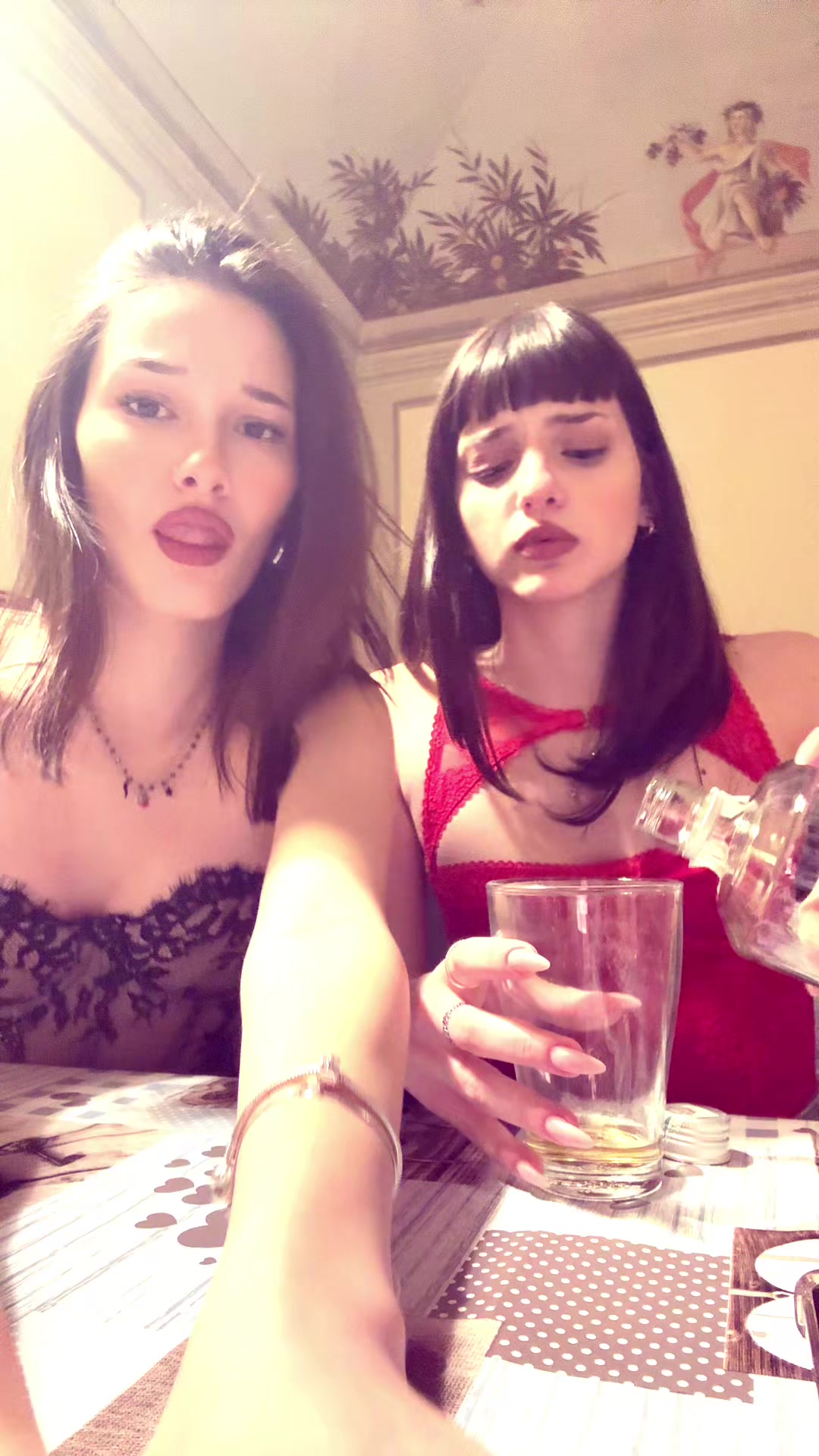 @elliepasqui