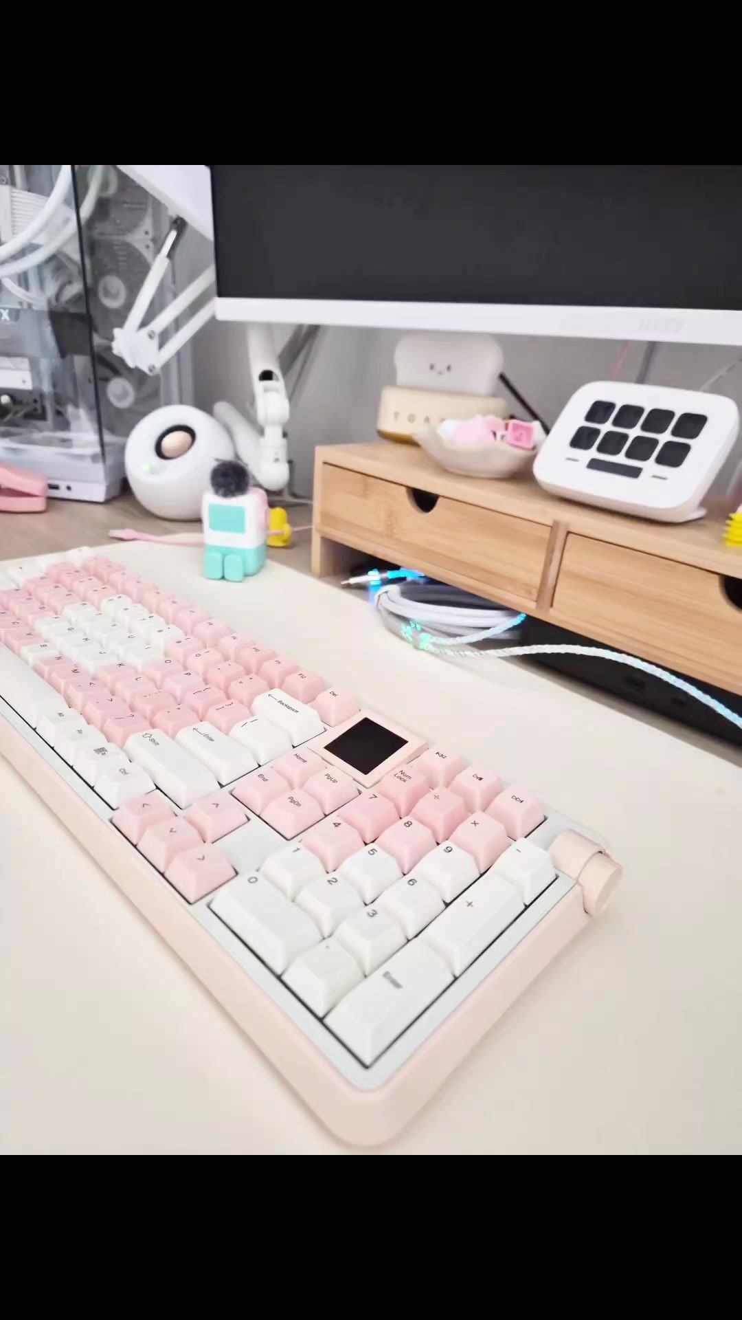 @Katie | WFH | Keebs | Cosy