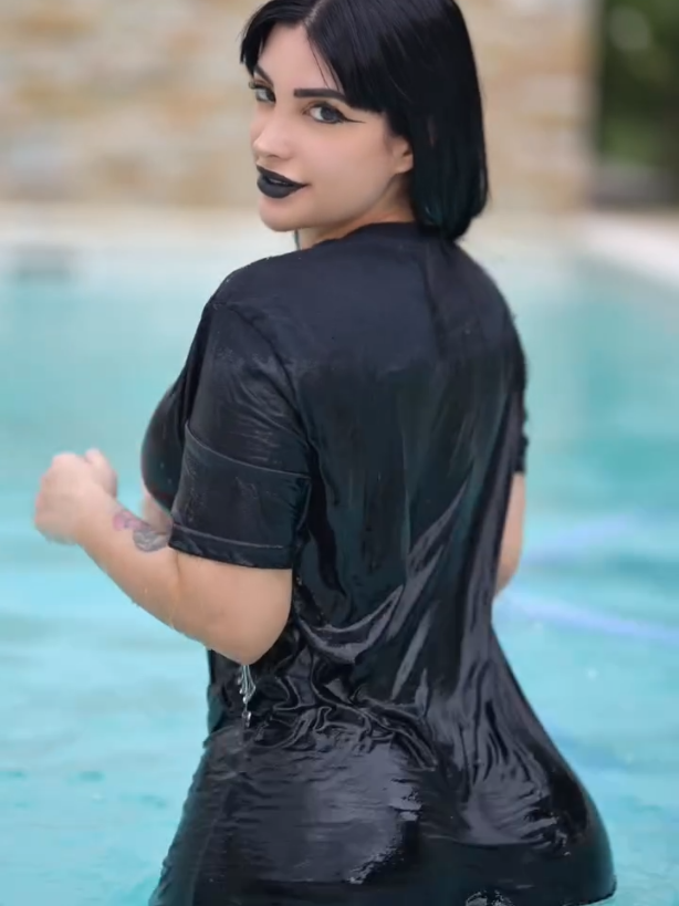 @𝘿𝙚𝙢𝙤𝙣𝙢𝙞𝙠𝙖 𝙁𝙖𝙣 🖤