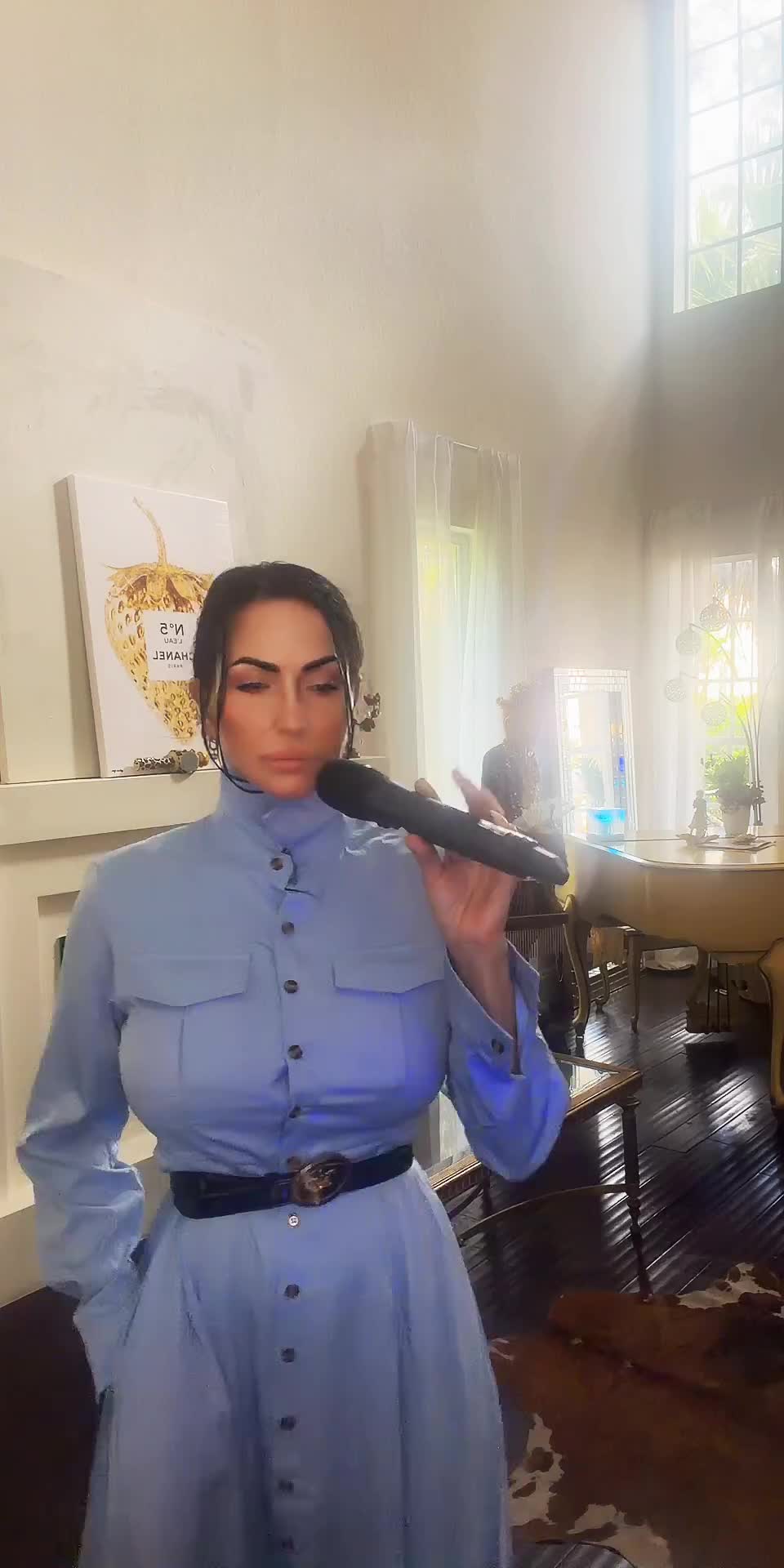 @Danielle_Paige_Pro