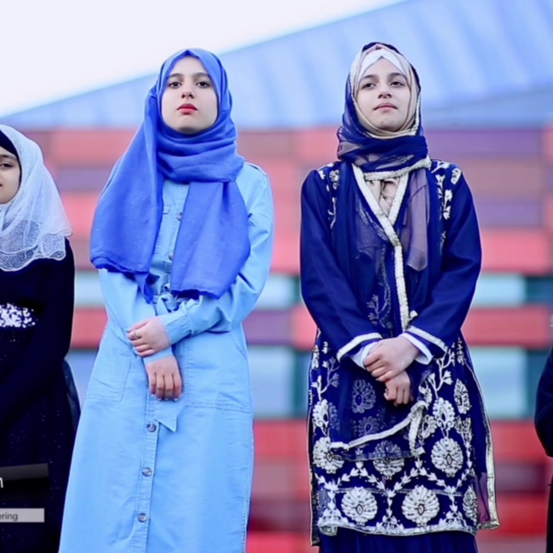 @waniya_sisters