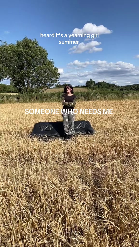 @itsliterallyjustbelle