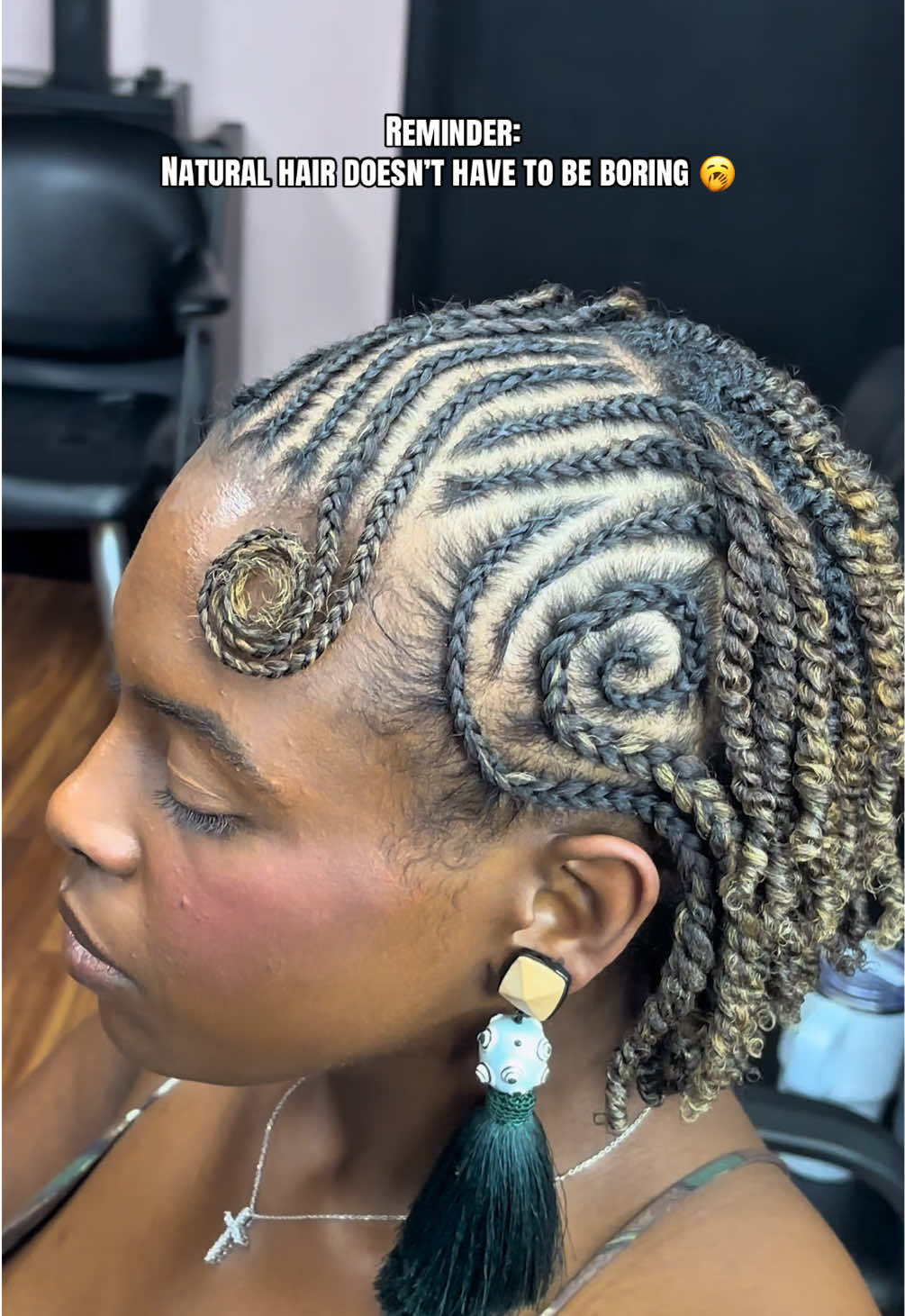 @Indy’s #1 Natural Stylist ✴︎