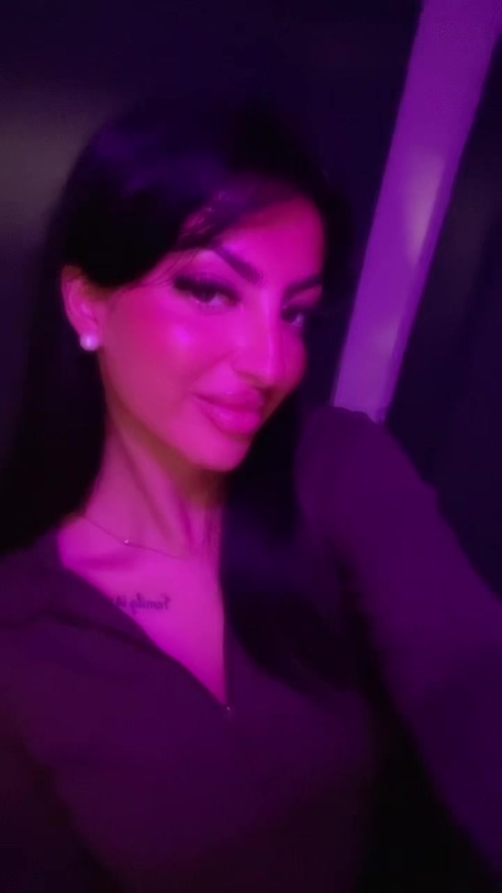 @Lara A