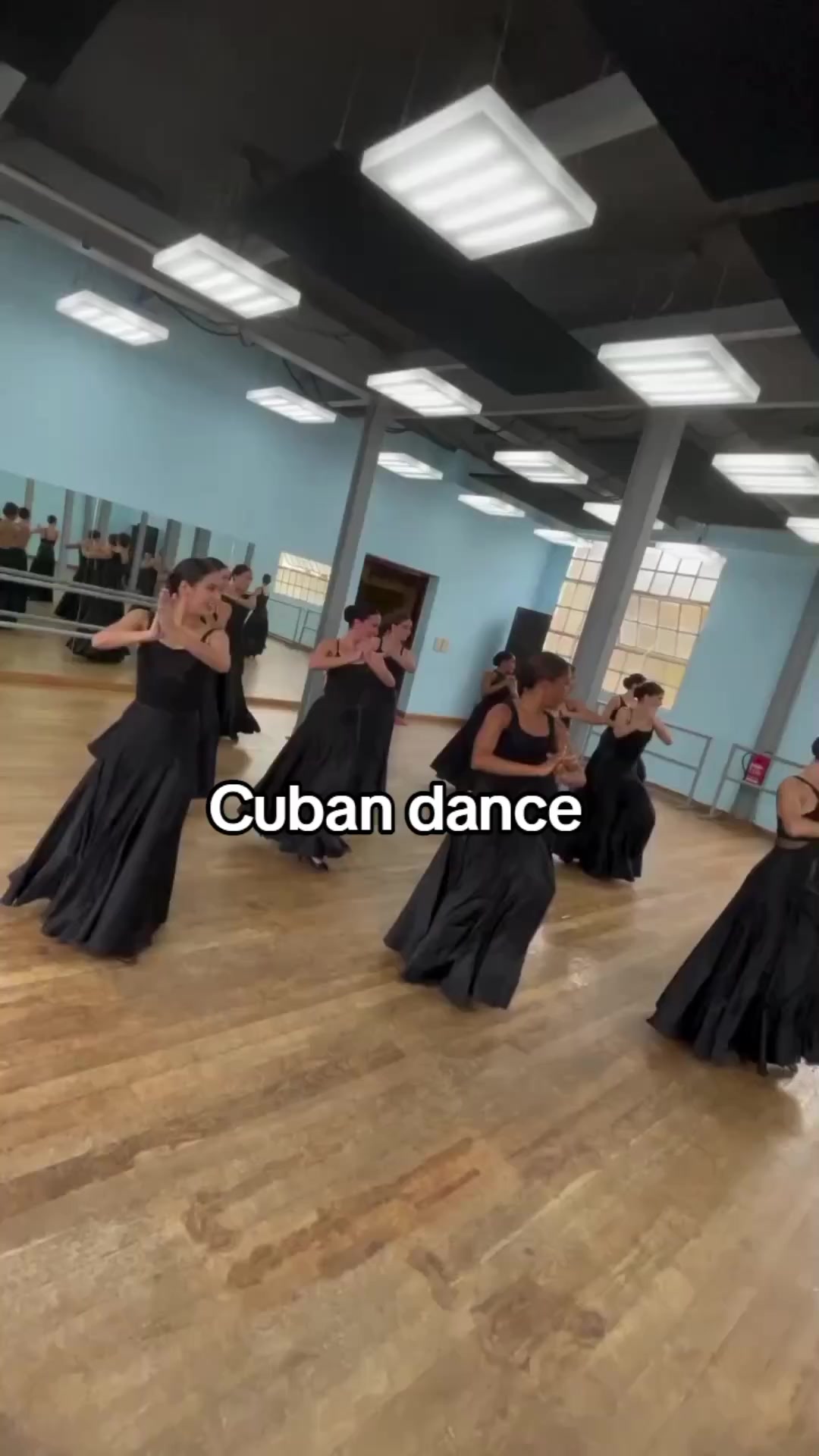 @~𝐌𝖆𝖝i𝚖𝖔𝐟𝐟.