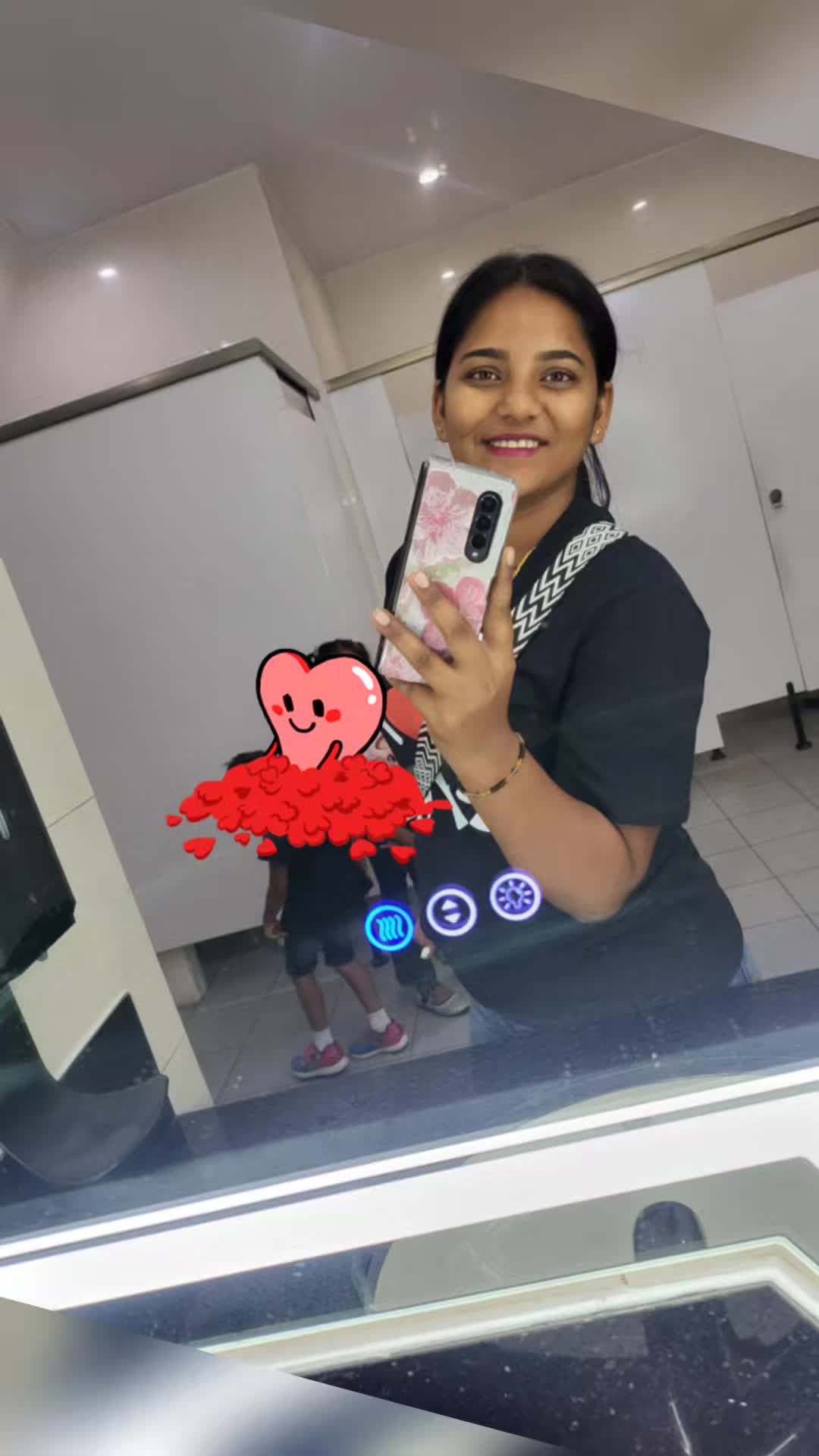 @ONE Theresa love ❤️