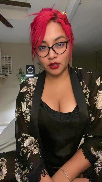 @La_rojita_🍒🤓