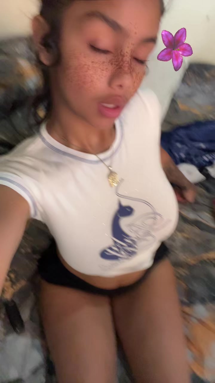@Yeilyn Garc&iacute;a 👀🥶😍
