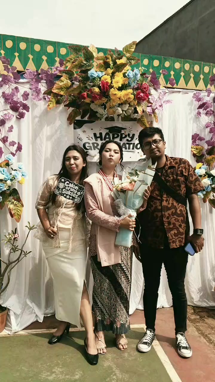 @ShirleyEiySyahreza