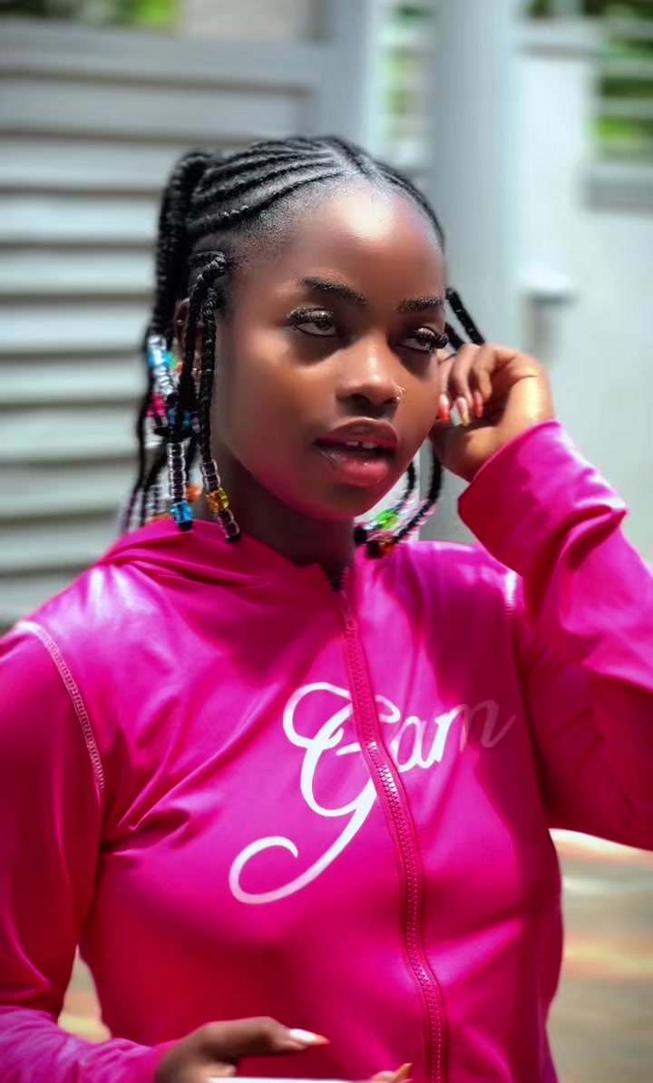 @Pretty Nicole Official🎼💫🎶🦋
