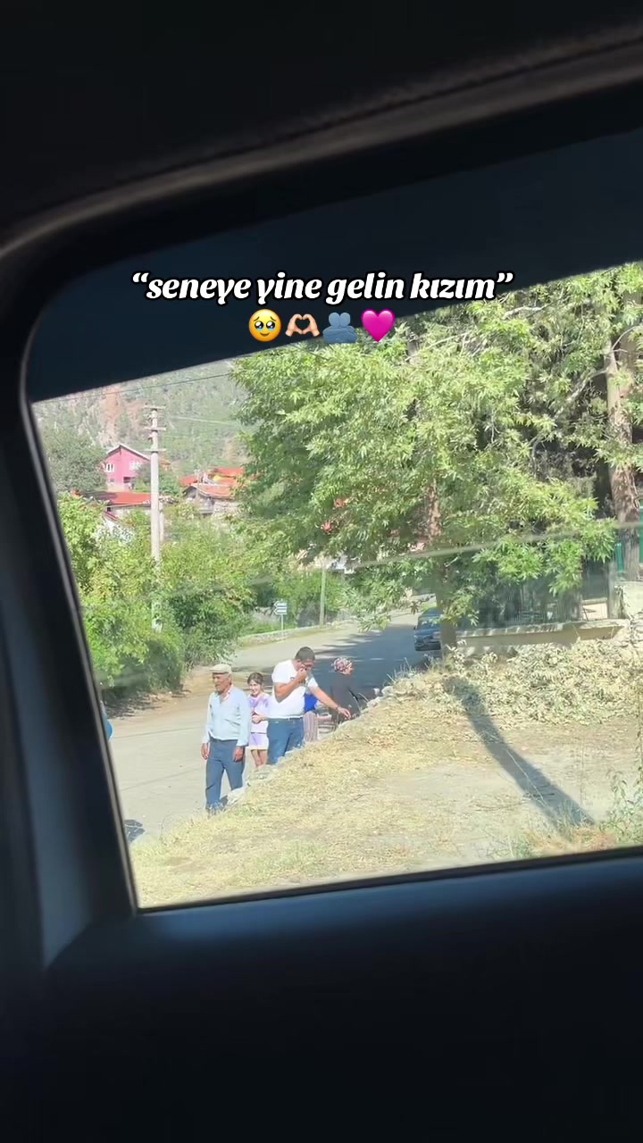 @azrakrslnn