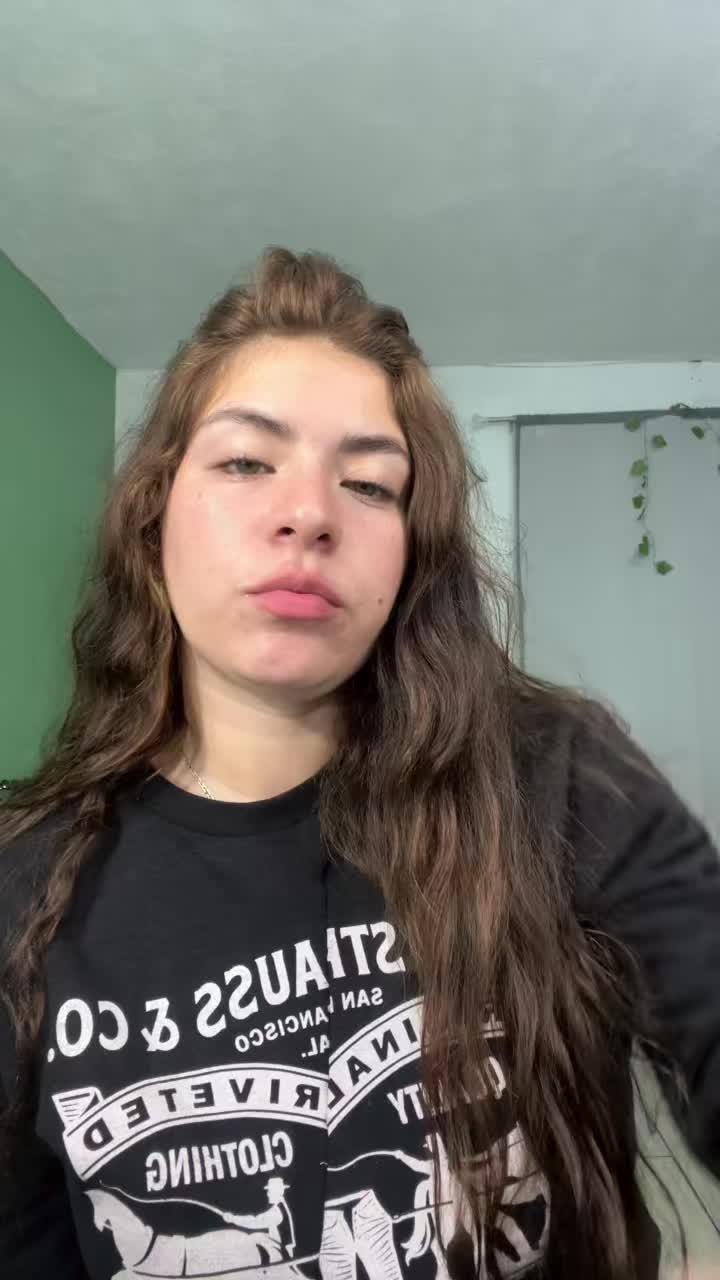 @Luz Estrada 🐺🖤