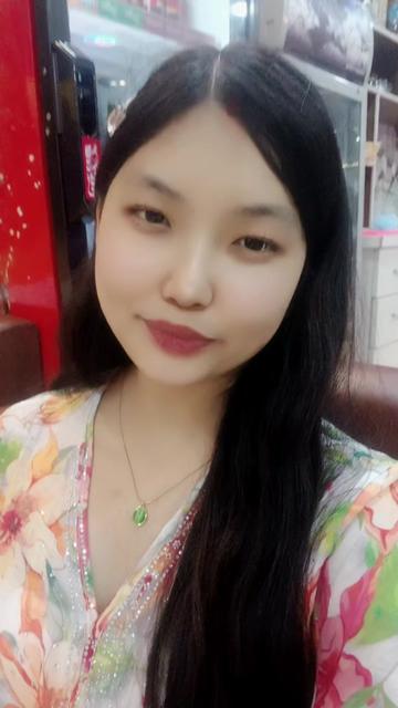 @लेआ गुरुङ