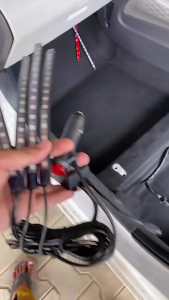 @𝐓𝐎𝐊𝐘𝐎 𝐓𝐎𝐖𝐍