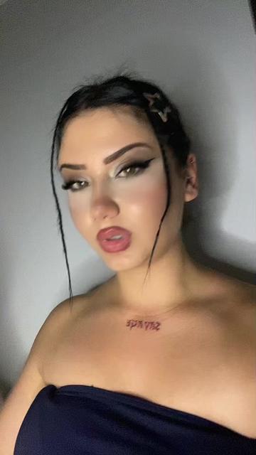 @L A U R A “ 🕷️