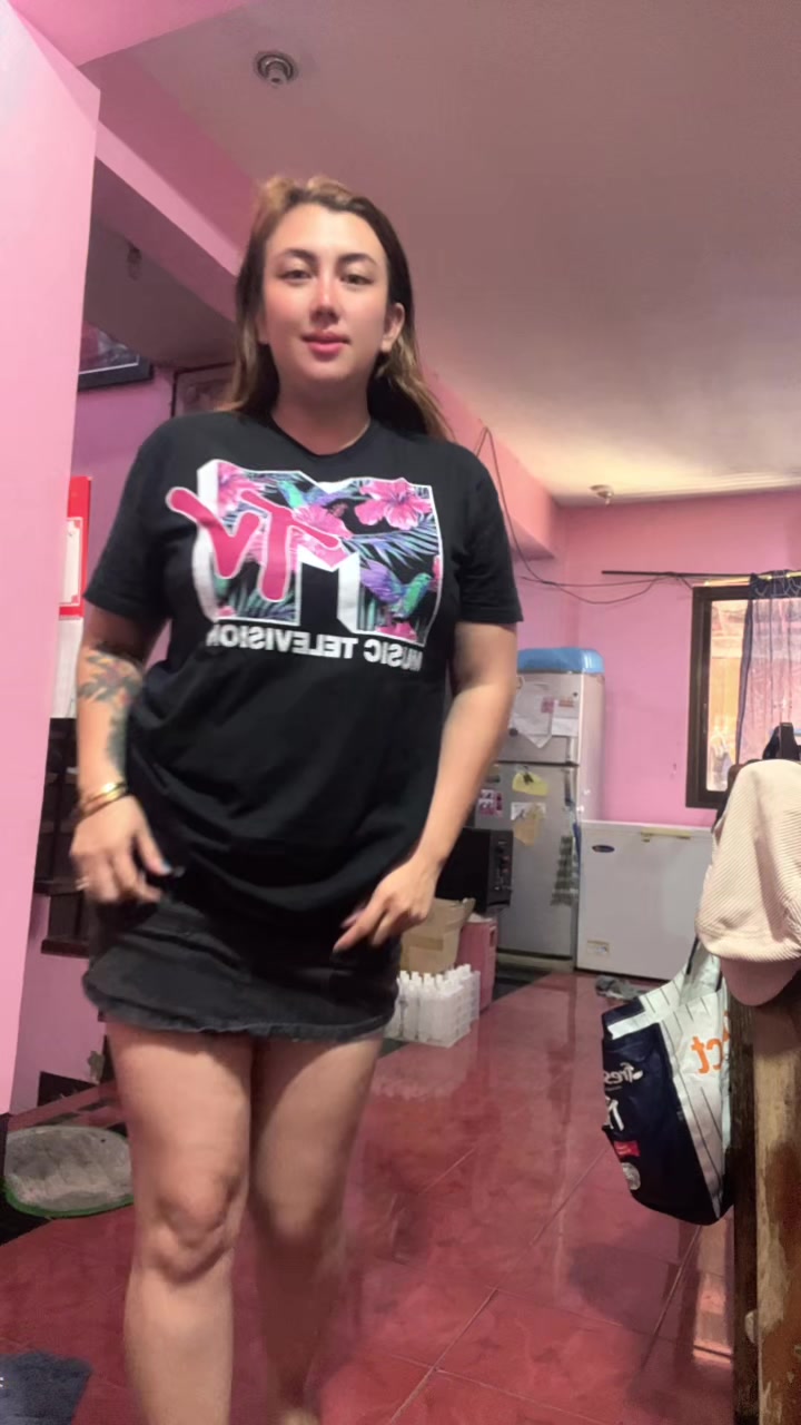 @Jeannni