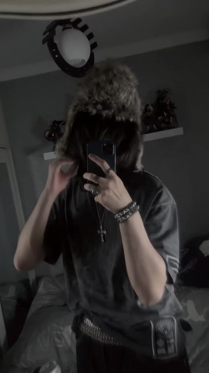@blooodyravenn