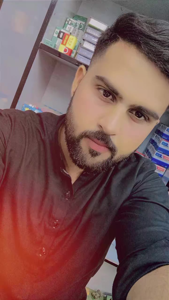 @😍RashiD MaQboOl😍