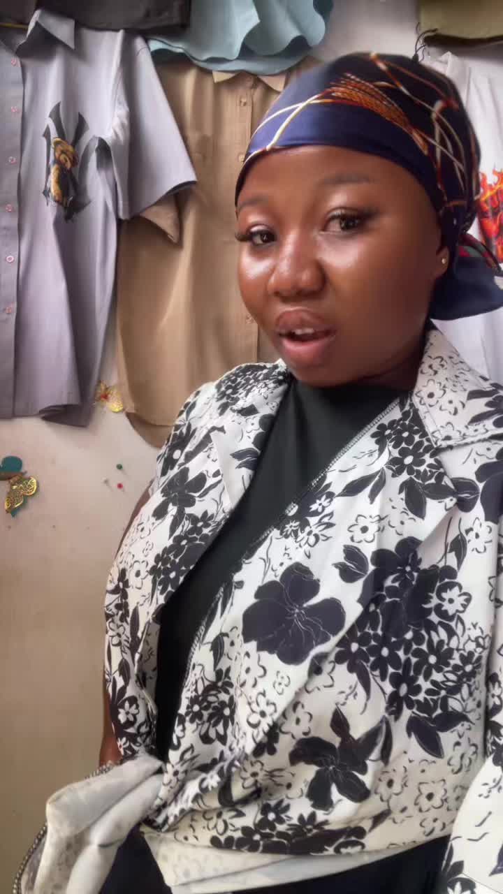@Shivi's Vintage GlowCos.🛍️🌸
