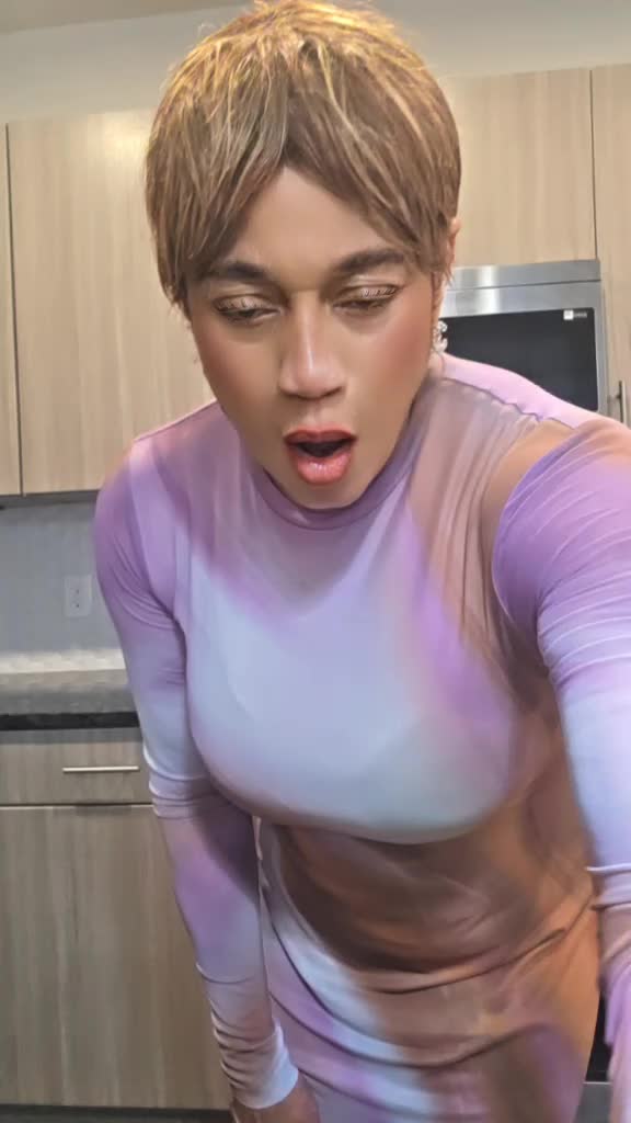 @Demi